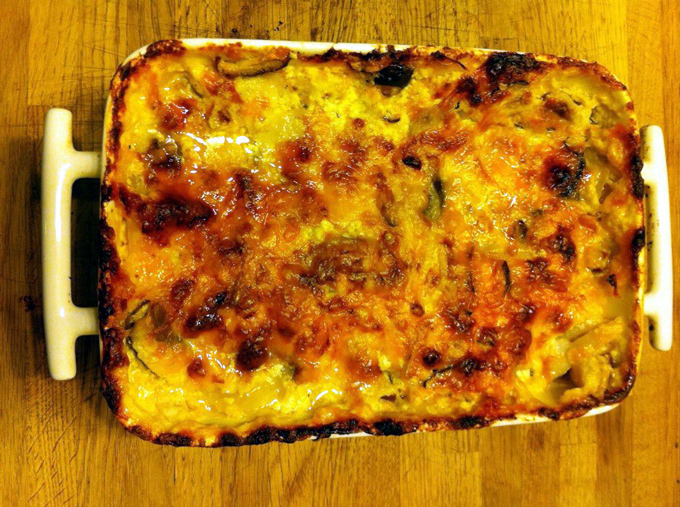 Patatas con boletus gratinadas